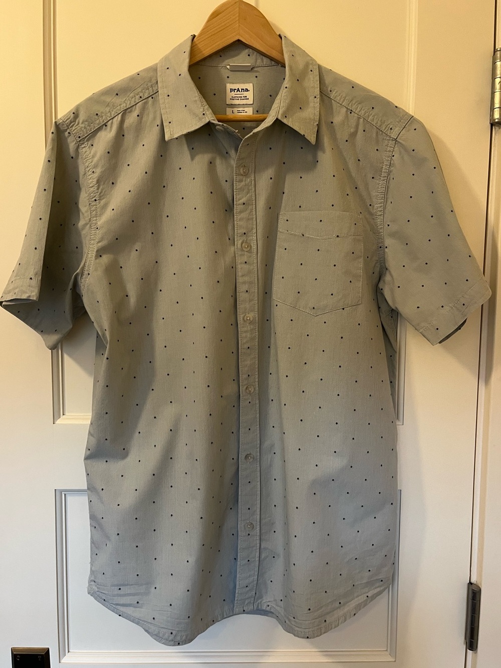 prAna Slim Fit Organic Cotton Button-Up Shirt Large Blue Polka Dot Short Sleeve